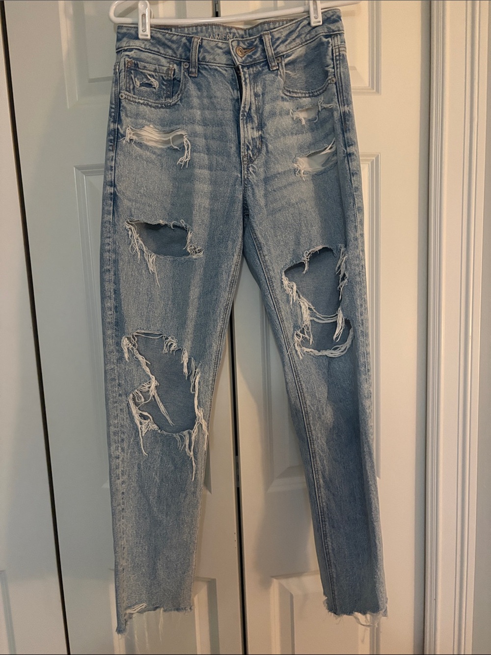 American Eagle Outfitters Light Blue Ripped Skinny Jeans